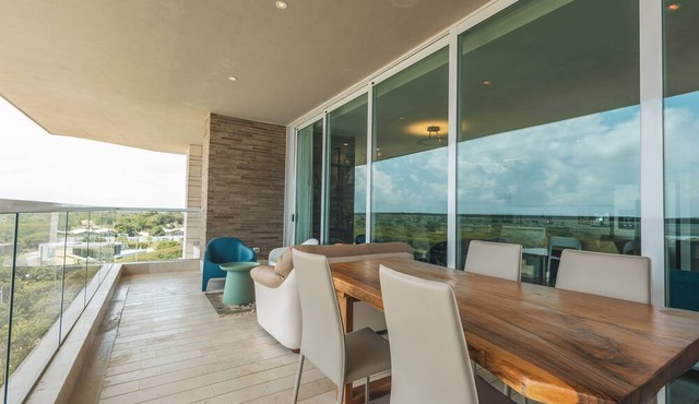 4BR APT 7 PPL BBQ and Balcony With Views