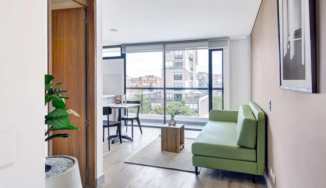 Beautiful 1BR Balcony in Santa Barbara