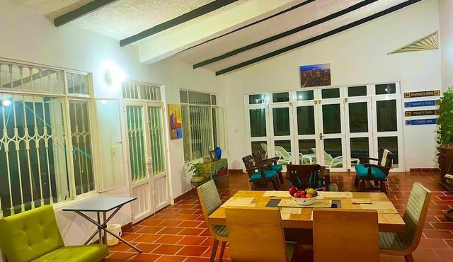 VILLA SARI