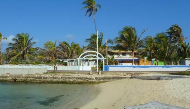 Yellow Moon Guesthouse Apartments in San Andrés