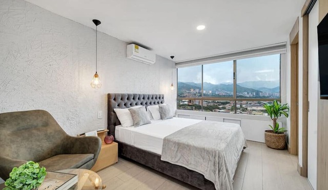 Alcazar 1103 · Luxe Apt in Oviedo w/city view, 1AC by HOUSY HOST