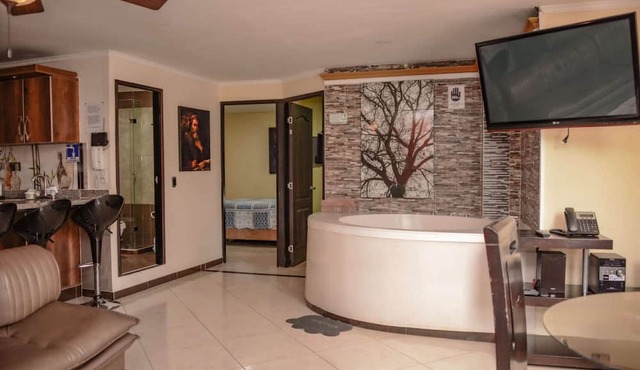 2 Bedroom Hot tub security AC Lleras area in medellin