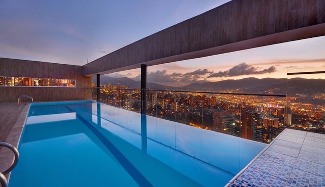 Beautiful Balcony Apartment with A/C in El Poblado!