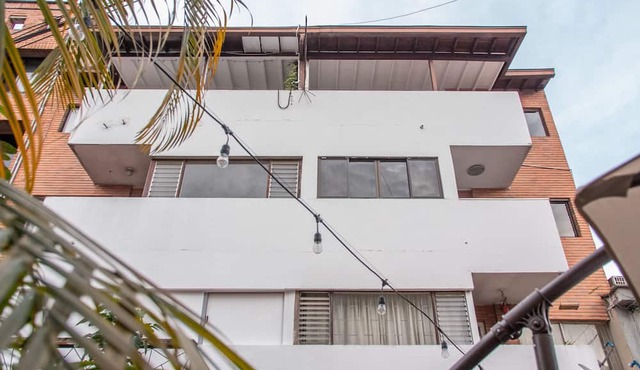 Cozy Penthouse next to Poblado Park with Large Balcony and A/C