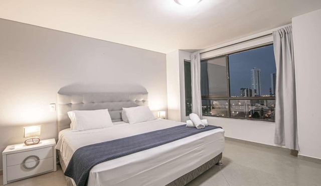 Luxury 8 Bedroom Penthouse with Private Jacuzzi
