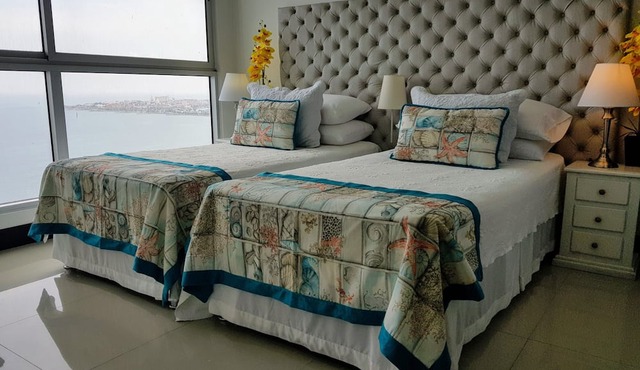 Beautiful family apartment in front of the sea