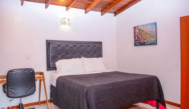 6 Bedroom Ac House 7 bathrooms
