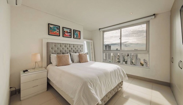 Beach Front 3BR Penthouse in Palmetto Beach