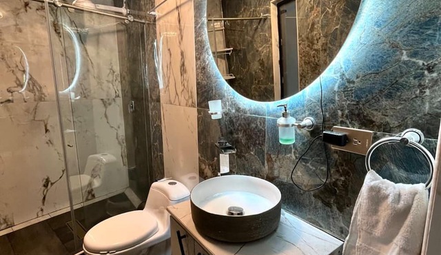 Luxury suite, perfect for couples. Jacuzzi with hydromassage in Cali