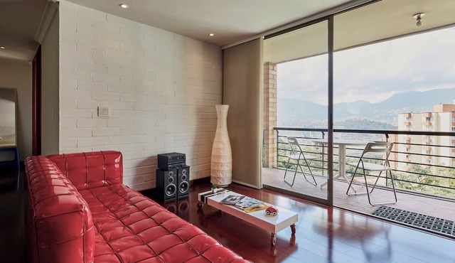 Apt in Medellin, El Poblado. Trendy, Chic & Cozy