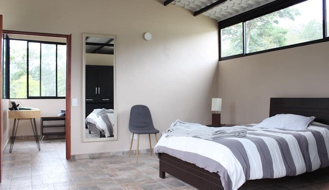 Bio-Hotel Bhakti,nCoffee rural cabin with view of the mountains and the forest in Cachipay