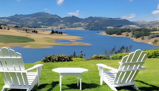 Mágica CASA FINCA represa del Sisga wi-fi, tv, BBQ in Chocontá