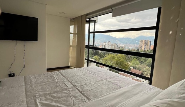 Apartamento Moderno con Piscina y Espectacular Vista en Todo el Barrio Poblado