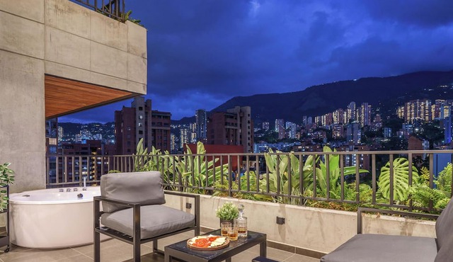 Spacious & private apt w BBQ - Morph 1302