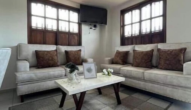 Charming 4-bedroom house with fitness room and WiFi in wonderful Curiti