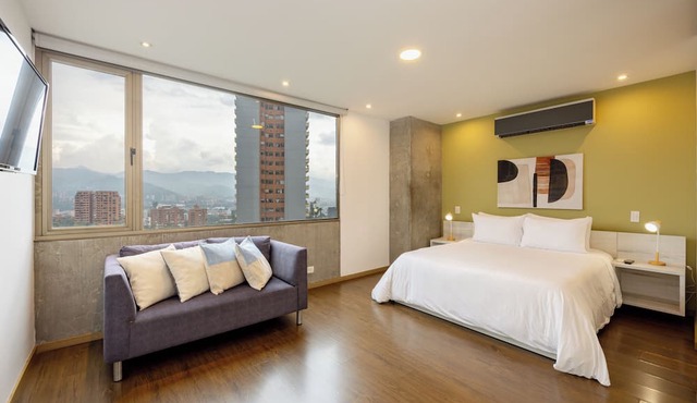Urban Oasis 2BR with A/C, Pool & City view in vibrant El Poblado