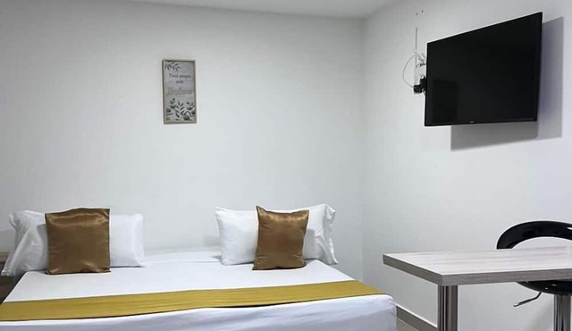 Hotel Granada Suites Deluxe in Cali