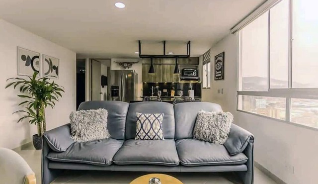 Lux Penthouse: By Medellín, Great Dining, Nightlife, Fast Wifi & Self Check-in