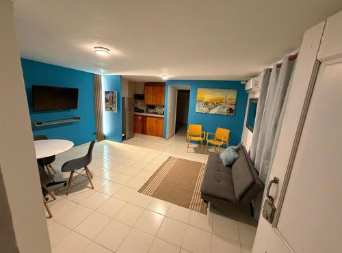 2 bedroom Apartment Near Beach and Bahía Castillo