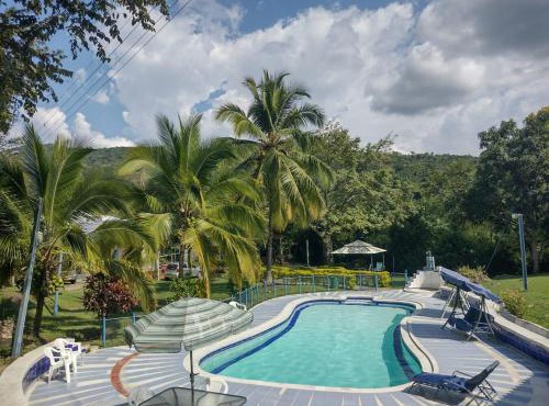 Finca Hotel Campestre Salitre Villeta