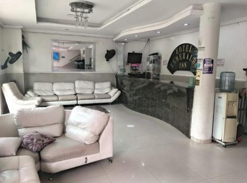 hotel esmeralda Baq inn