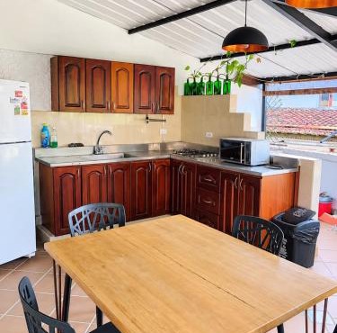 Terraza privada y asador en Belén Rosales APTO 300 in Medellín