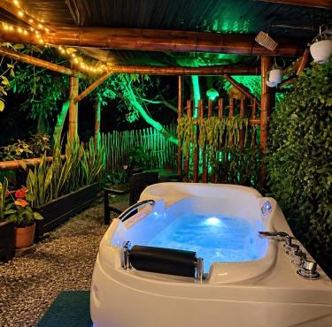 Glamping Ananda in Girardota