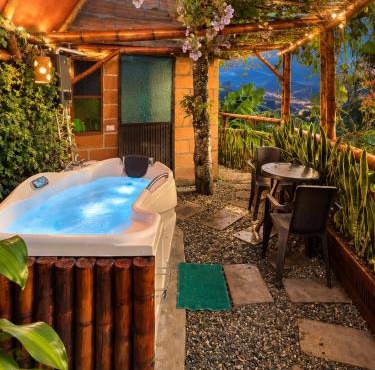Glamping Ananda in Girardota