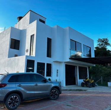 Casa Blanca Urban in Puente Nacional