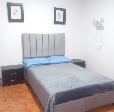 room in a family home in Ginebra