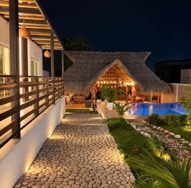 Casa Emmarosa - Luxury Cabin Retreat in Polonuevo