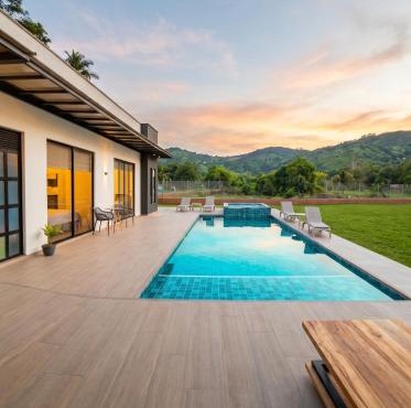 Finca Moderna Santágueda con Jacuzzi y Piscina in Palestina