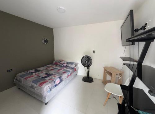 Habitaciones Con Entradas Privadas, 1-2 Camas Dobles, Aire, Smart Tv, Baño privado, Zona central vigilada in Valledupar