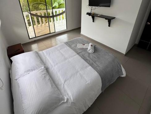 Piscina Privada, Zona parrillas, 8 min del Pueblo, Parqueadero Cubierto