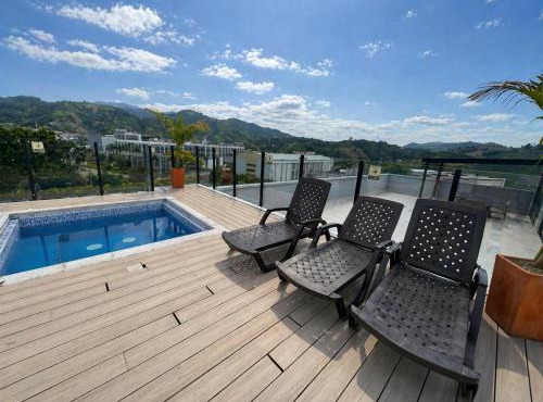 Apartamento amoblado y de lujo en Chinchiná, con piscina y jacuzzi