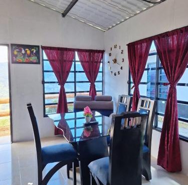Twin House, casas campestres con vista al embalse