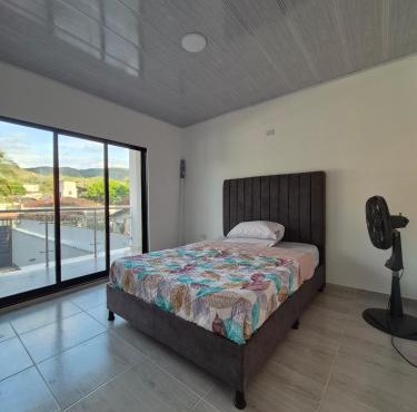 Casa vacacional para la familia in Carmen de Apicalá