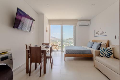 Comodo y Moderno Apto con Balcon Cerca al Mar