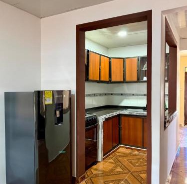 Casa comoda con aire y garaje en La Union Valle