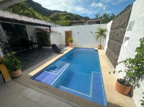 Villa Hanna Aire acondicionado, piscina y descanso