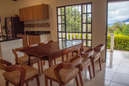 Quiet country villa with amazing views