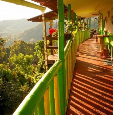 Hostal y Camping Los Girasoles in Salento