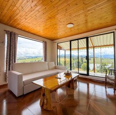 Finca Siberia, Sisga