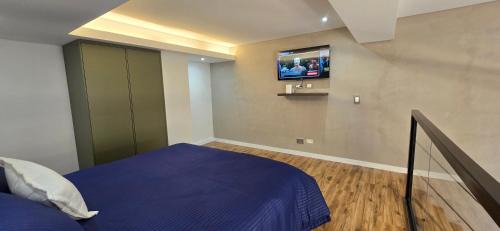 SkyView Studio 401 Premium Level & Top Views Smart Check-in