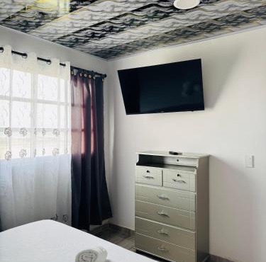 Apartamentos el mochilero frente a la playa piso 2 apto 4