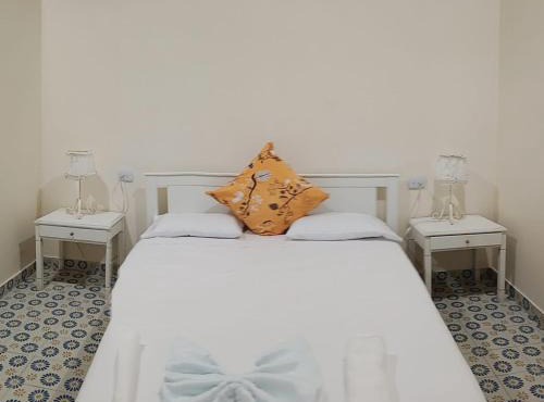 Villana's Hostal Santa Marta
