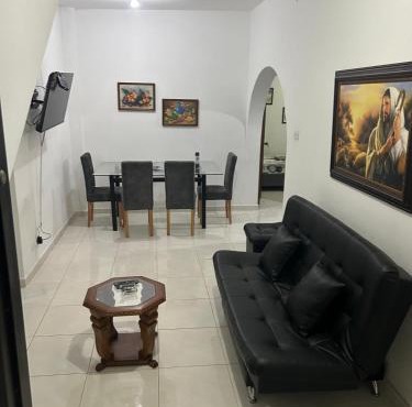 Acogedora casa cerca al estadio barrio Laureles la América