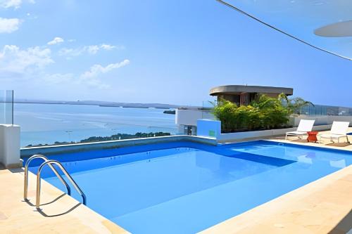 Jacuzzi with Ocean View, 3 Bedrooms, Sky and Sea