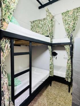 Baku Laureles Hostel