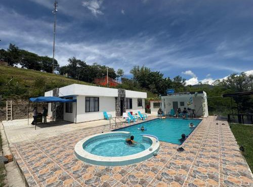 Finca Cimarrones Robles